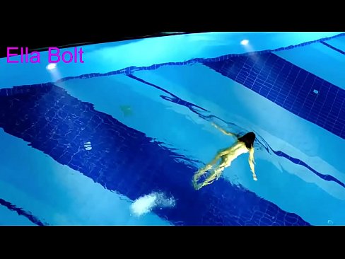 ❤️ Non podo deixar de mirar, unha moza loira que é sorprendida nadando espida na piscina do resort ELLA BOLT ☑ Porno en % gl.xxxdeutschepornos.ru % ❌️